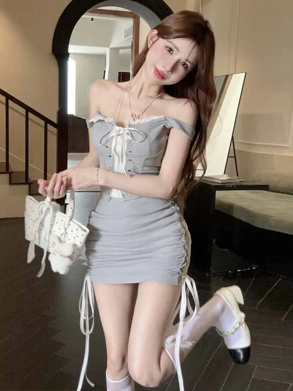 Лето 2024 модный кружевной топ на шнуровке с v-образным вырезом и открытой спиной