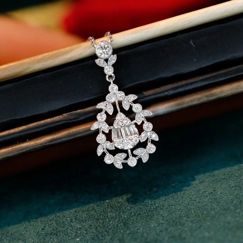 

BK Studio Jewelry Vine Water Drop Pendant pt950 Platinum Plated Zirconia Diamond Decor Luxury Necklace
