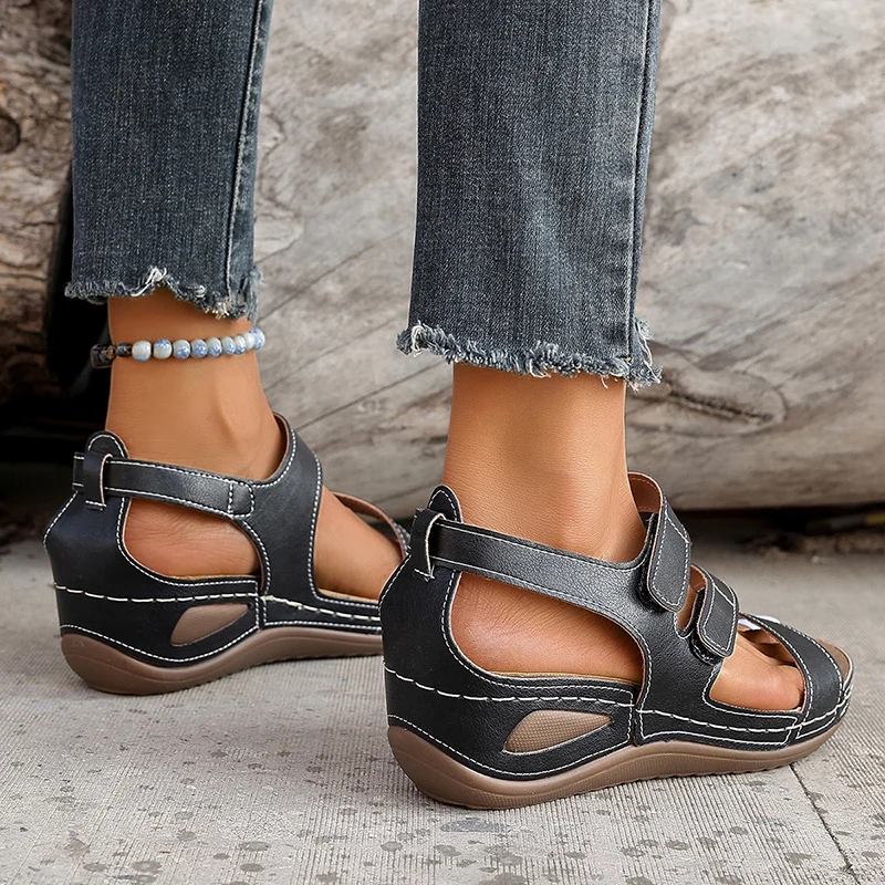 Сандалии Lucyever женские на танкетке легкие босоножки из искусственной кожи