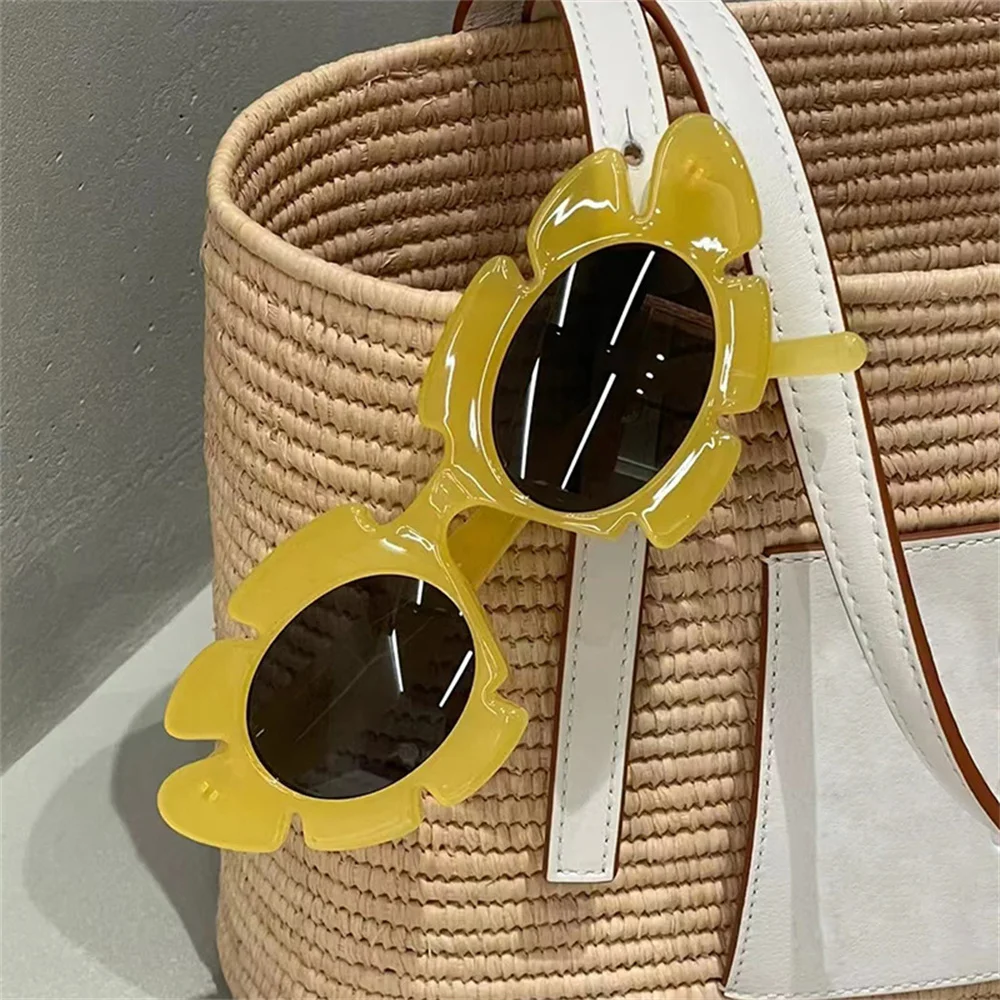 

Fashion Cateye Sunflower Women Men Brand Flower Eyewear Sunglasses Party Parody Sunglasses Outdoor Sunshade Glasses Uv Resistant