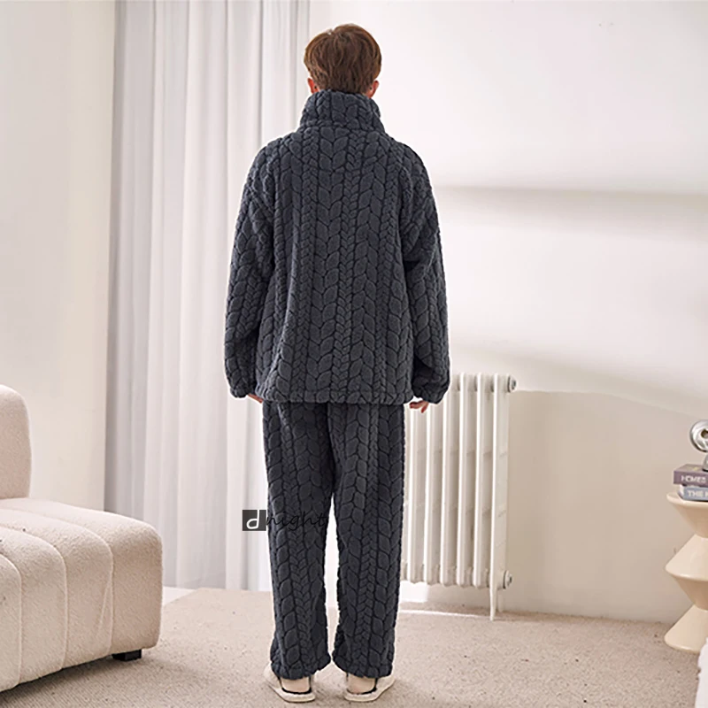 Рисунок 3 - Мужская зимняя теплая одежда для сна