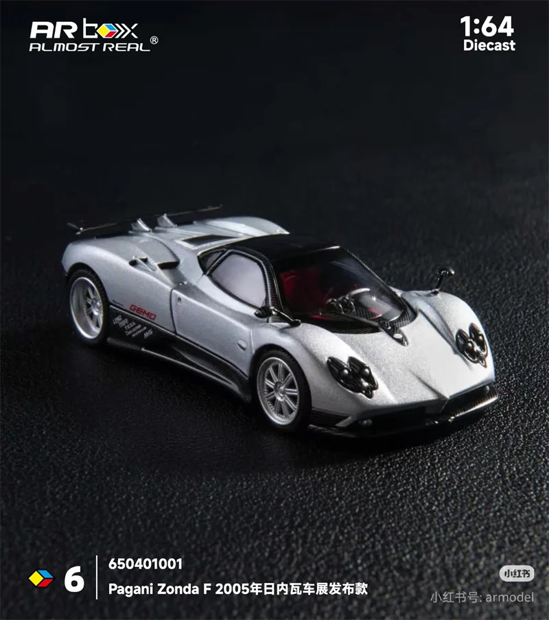 Фото Коллекционная модель автомобиля AR Box 1:64 Pagani Zonda F 2005 Grigio Mercurio из сплава №3