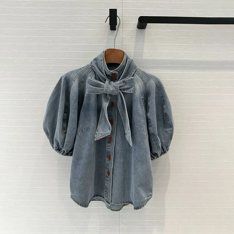 Элегантная женская джинсовая рубашка с пузырьковыми рукавами и бантом