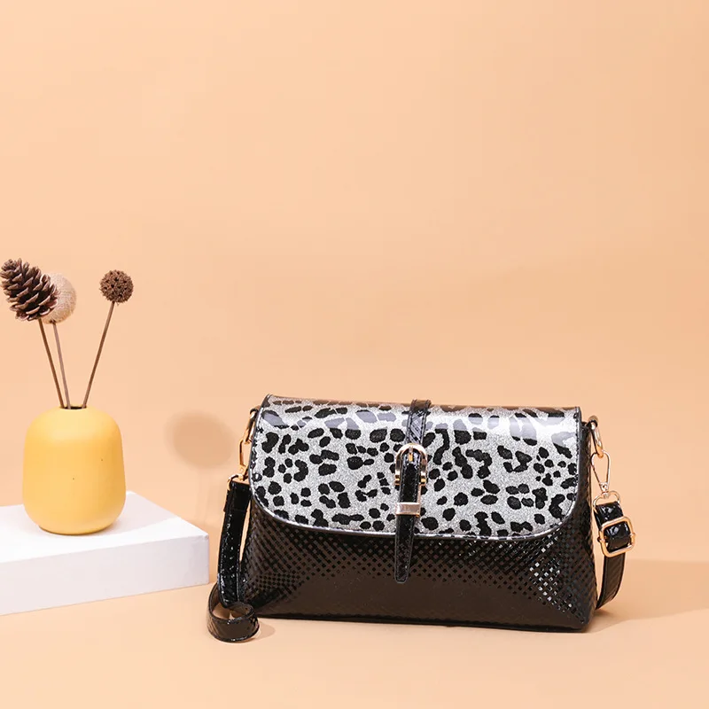 

2023 patent leather small fragrance lock buckle small square bag with leopard pattern crossbody fashionable rose shoulder bag