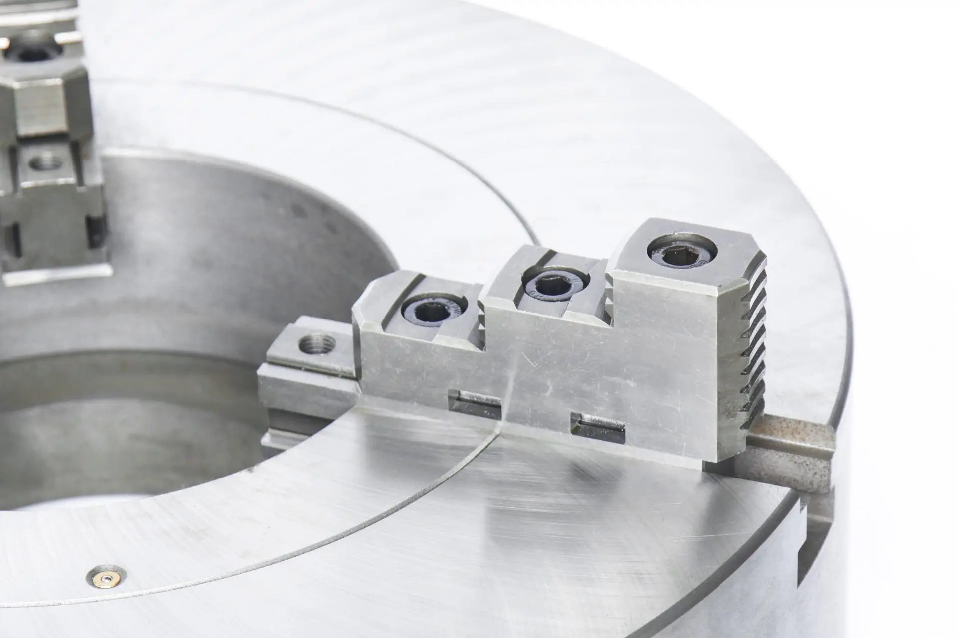 315 мм ~ 1000 Серия C короткий цилиндрический монтажный центр жесткая губка три губки