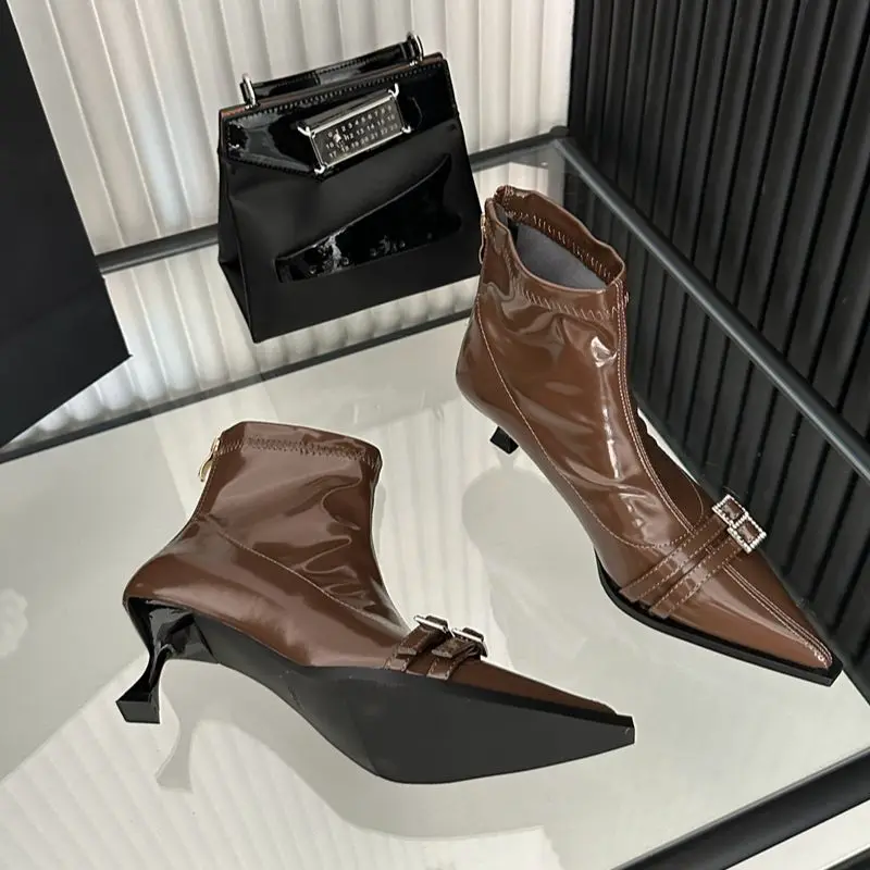 

Ботильоны женские на молнии сзади, с ремешком и пряжкой