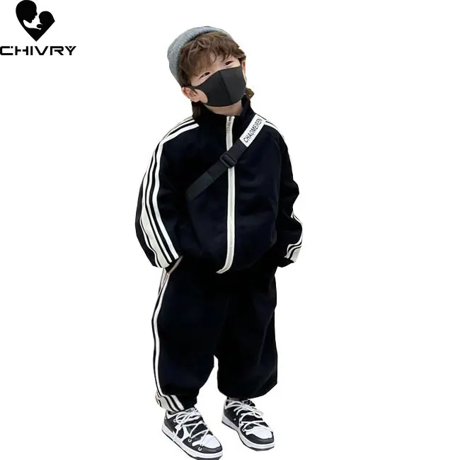 

Новинка 2023, Модный комплект детской одежды, весенне-осенняя Повседневная куртка на молнии с боковыми полосками и штаны для мальчиков, детский спортивный костюм, одежда