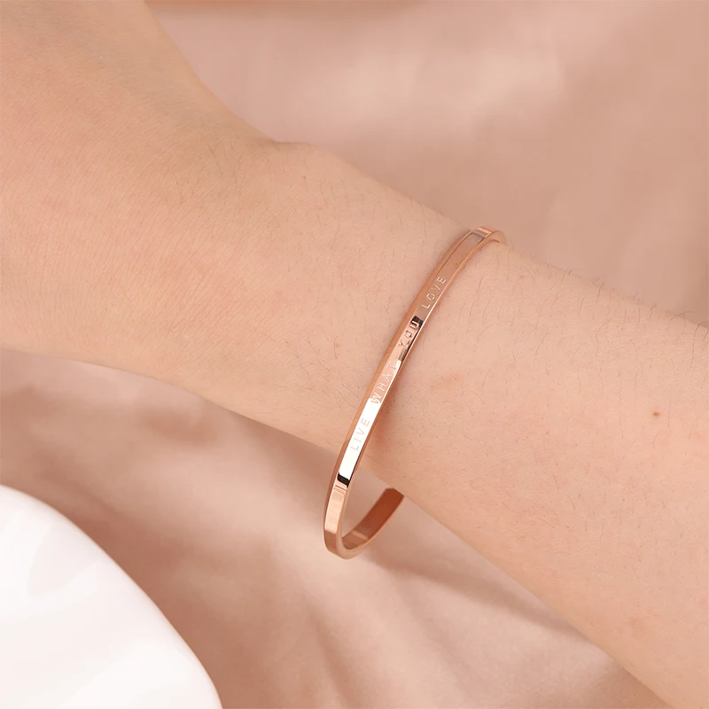 Женский браслет из нержавеющей стали с гравировкой