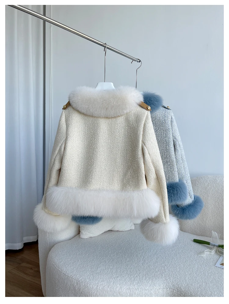 Рисунок 5 - Женское пальто из натурального меха