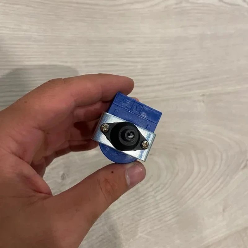 Фото Новый соленоидный клапан и водяной насос FMT для парогенератора Philips, запчасть 16W №2