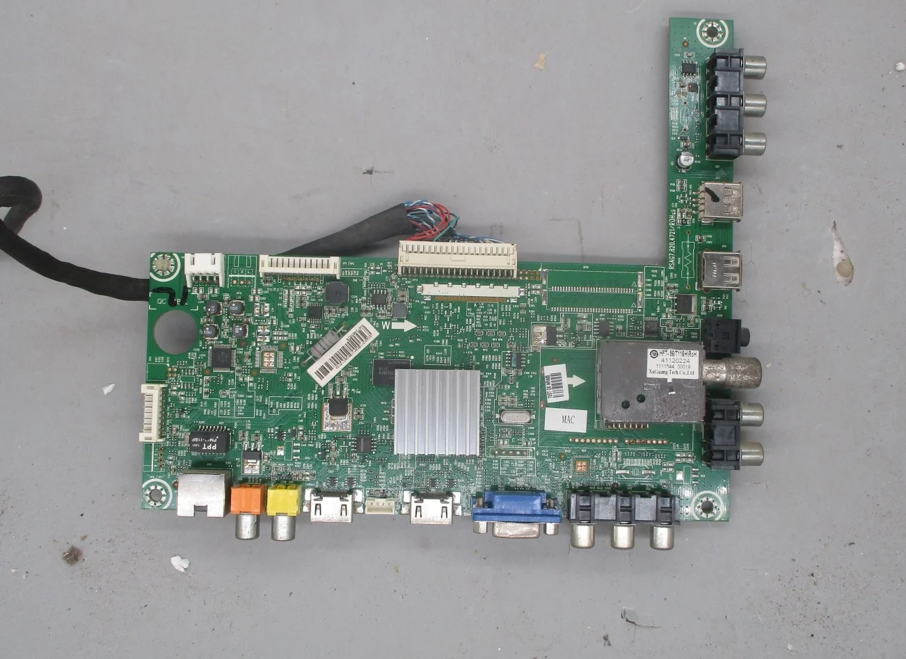 

Hisense Led42k311 (bom1) 156104 Motherboard Rsag7 820.4721 Screen He420ff-e07