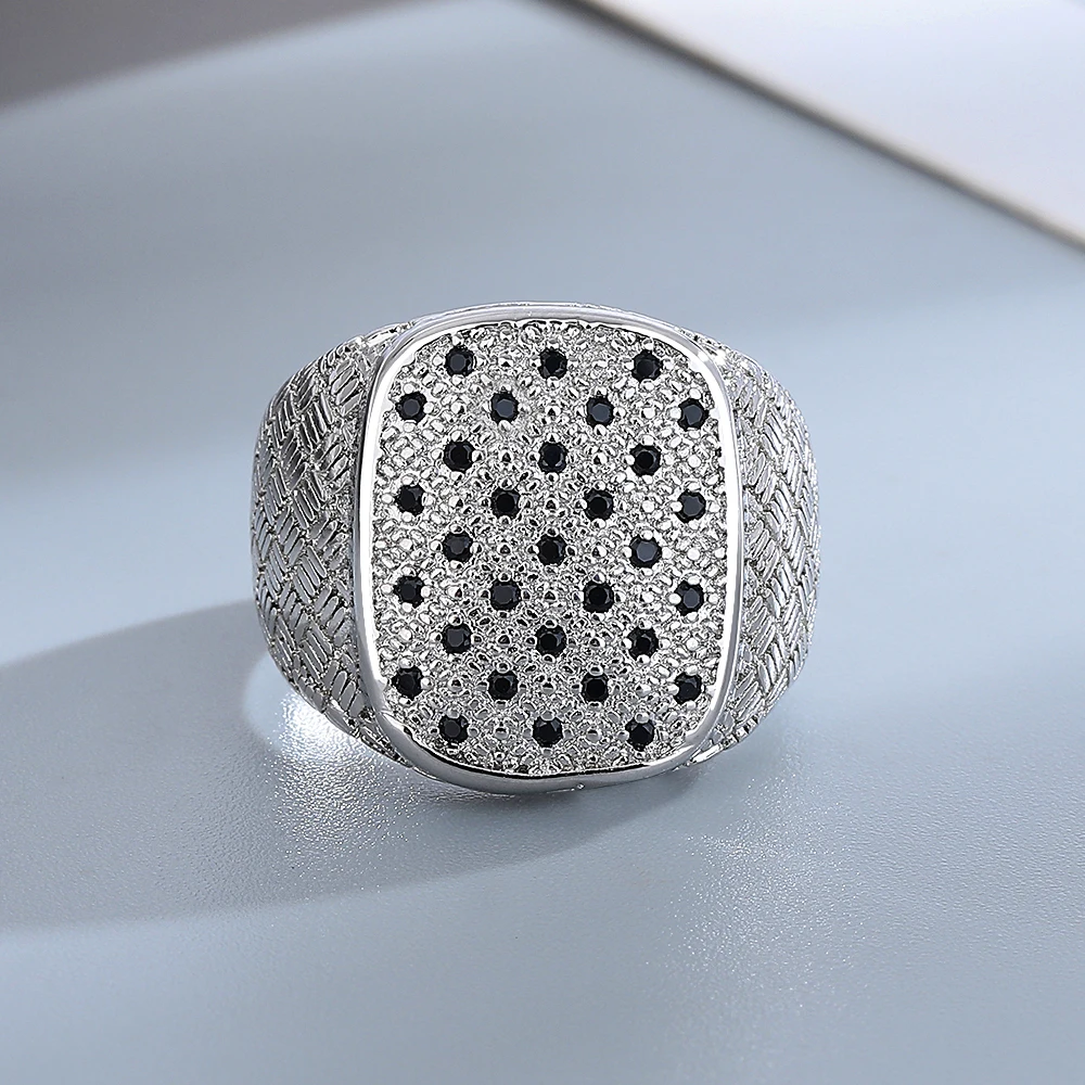 Женское кольцо из серебра 925 пробы с крупным натуральным черным агатом