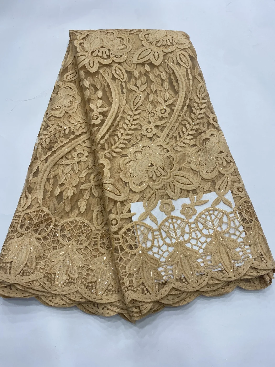 Новейшая дешевая африканская молочная шелковая кружевная ткань 2022