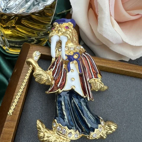 Новые креативные Броши с печатью в стиле скипетр энмаль средние булавки для женщин дамские винтажные Роскошные аниме значки для костюма офисные шины