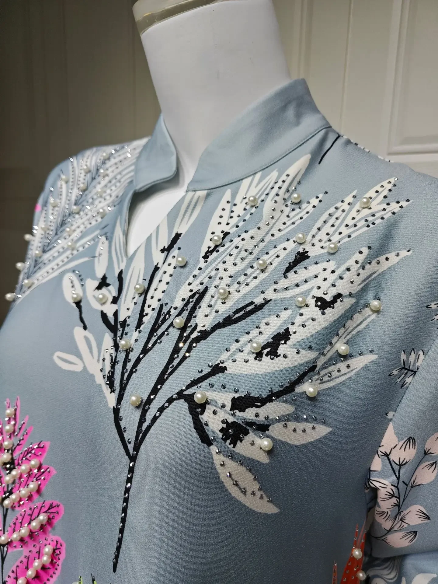 Красочный принт листьев Абая женское мусульманское платье с жемчугом и