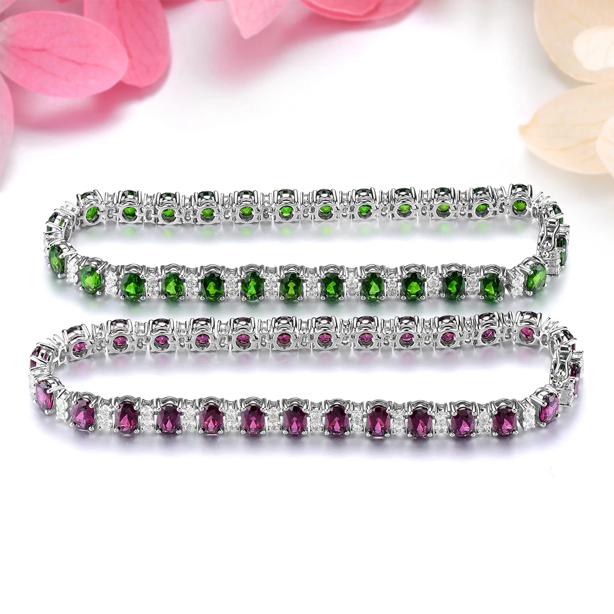 Розовый браслет с натуральным камнем