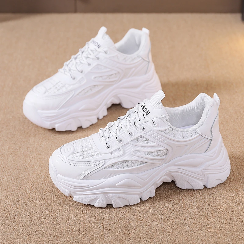 Женские кроссовки на плоской подошве Осенняя обувь с жемчужными цепочками