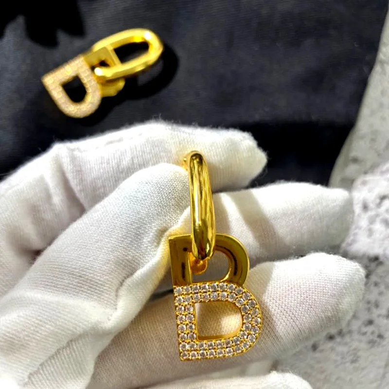 Модные серьги-гвоздики медные позолоченные ювелирные изделия изысканные модные простые металлические бриллианты английские съемные