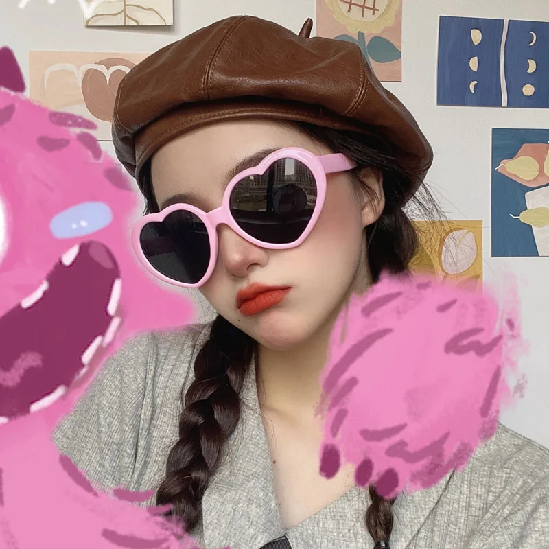 

Love Heart Shaped Effects Glasses Watch The Lights Change to Heart Shape At Night Diffraction Glasses Women Fashion Sun glasses