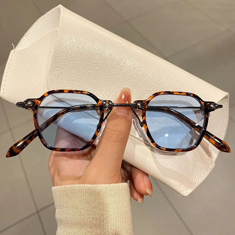 

Luxury Brand Designer Square Small Frame Sunglasses Women For Men Fashion Vintage Trend Sun Glasses Steampunk Metal Shades UV400