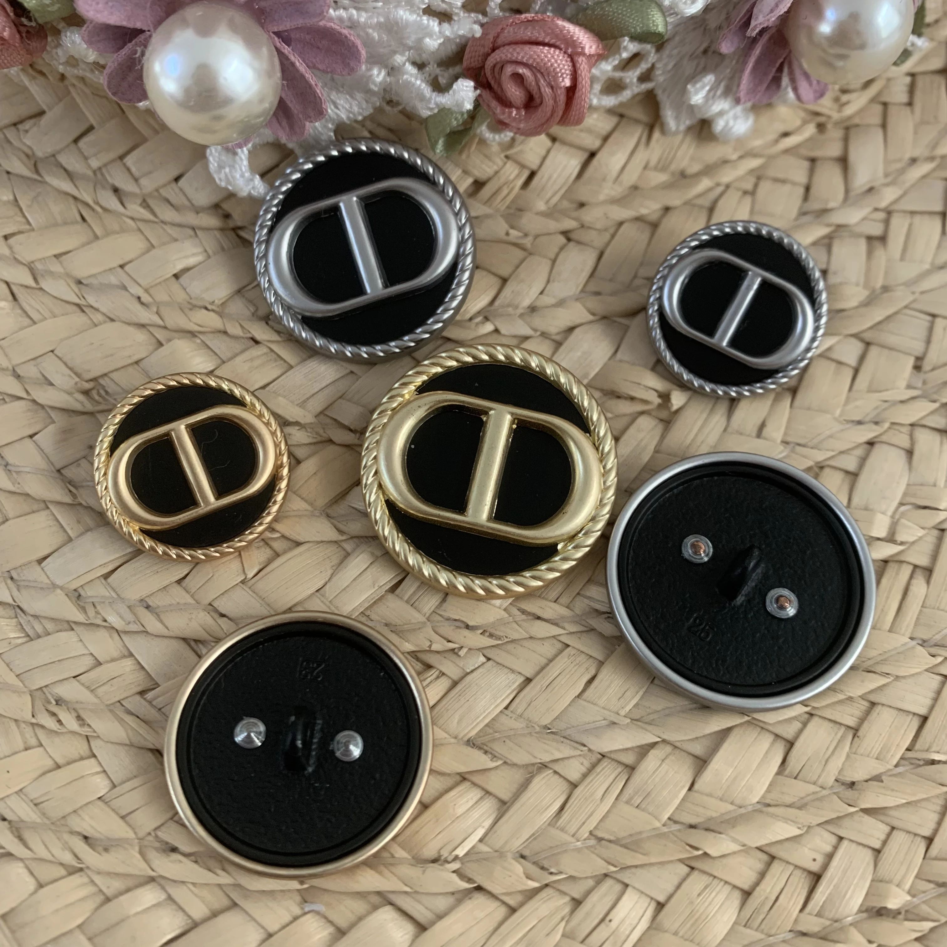 

Buttons For Clothing Designers Backpacks Diy Crafts Supplies Apparel Decorative Item Coats Suits Shirts Metal Sewing Button 6pcs