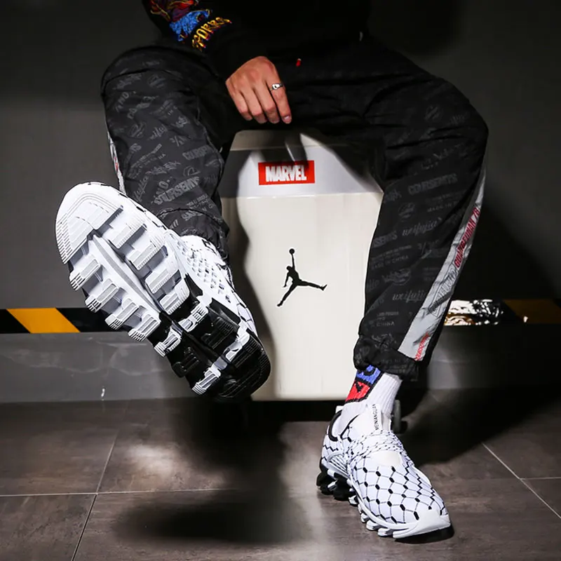 

Big Size Men Shoes Light Breathable White Sneakers Men Casual Shoes Spring 2022 New Fashion Comfortable Walking Shoes For Men