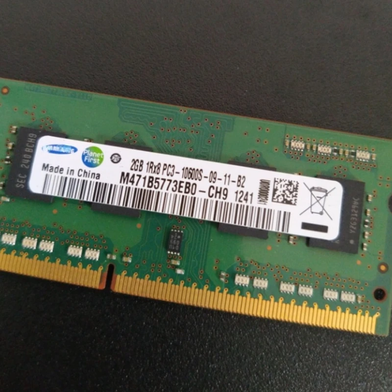 

RAM 2GB 1RX8 PC3-10600S-09-11-B2 M471B5773EB0-CH9 2G memory stick