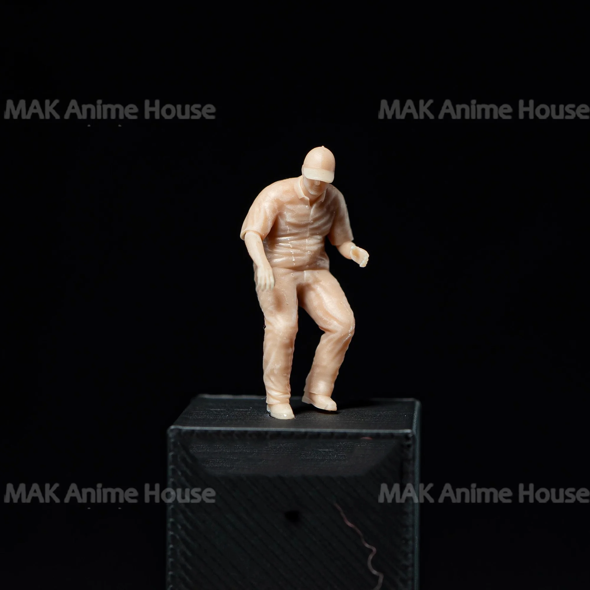 Фото Миниатюрные фигурки 1/64 1/43 1/35, сидячая поза водителя грузовика во время вождения, диорама, модель, креативная гаражная сцена, куклы, игрушки №2