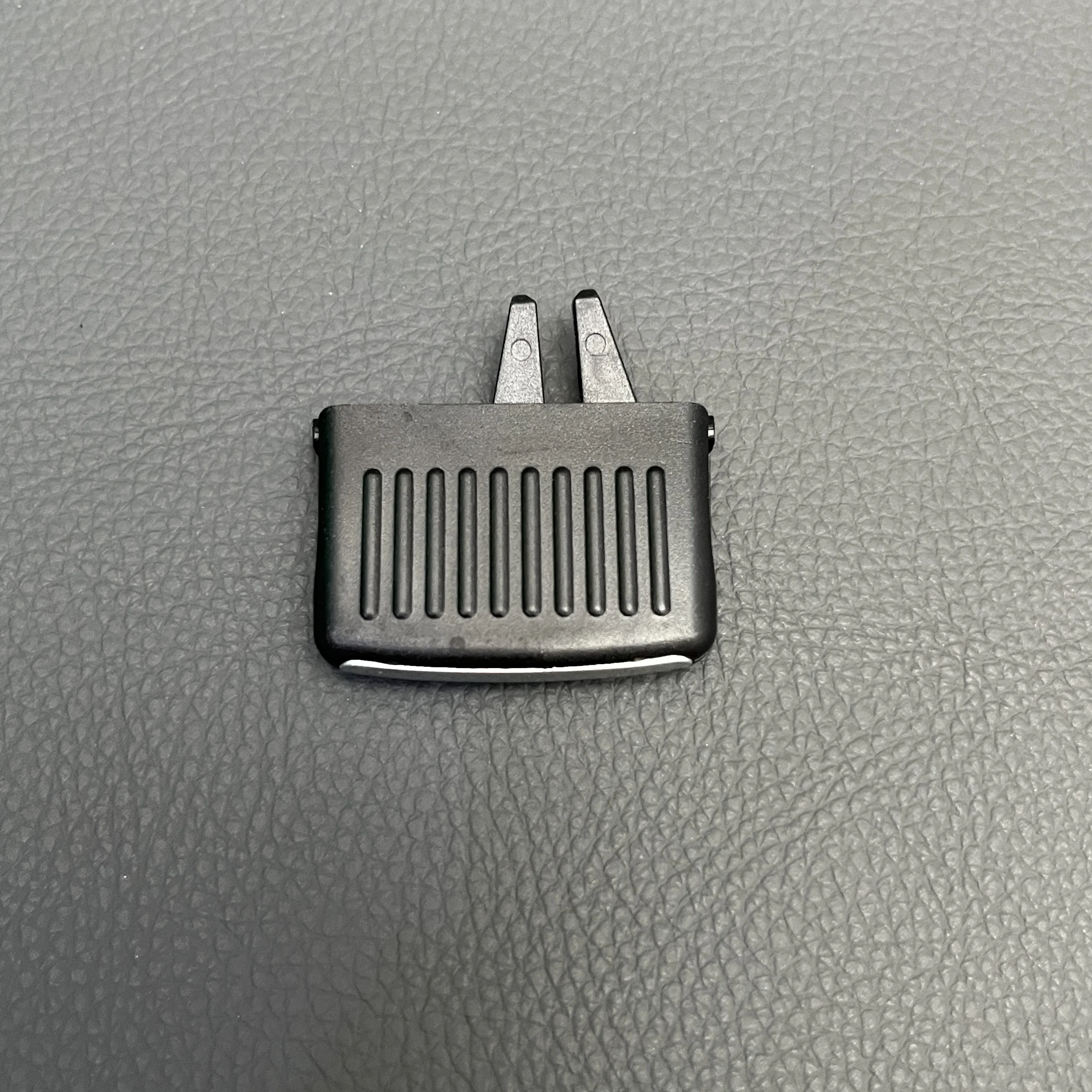 

Для VW Golf 6 GTI 2011 2012 2013, передняя приборная панель, кондиционер, регулируемый зажим, зажим для вентиляционного отверстия кондиционера, 5KD 819728 5КД 819703 5KD81970