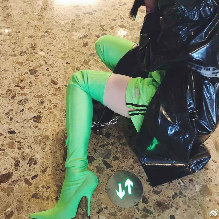 

Женские ботфорты на высоком каблуке, новинка 2023, модные эластичные привлекательные высокие сапоги до бедра с острым носком, обувь на шпильке