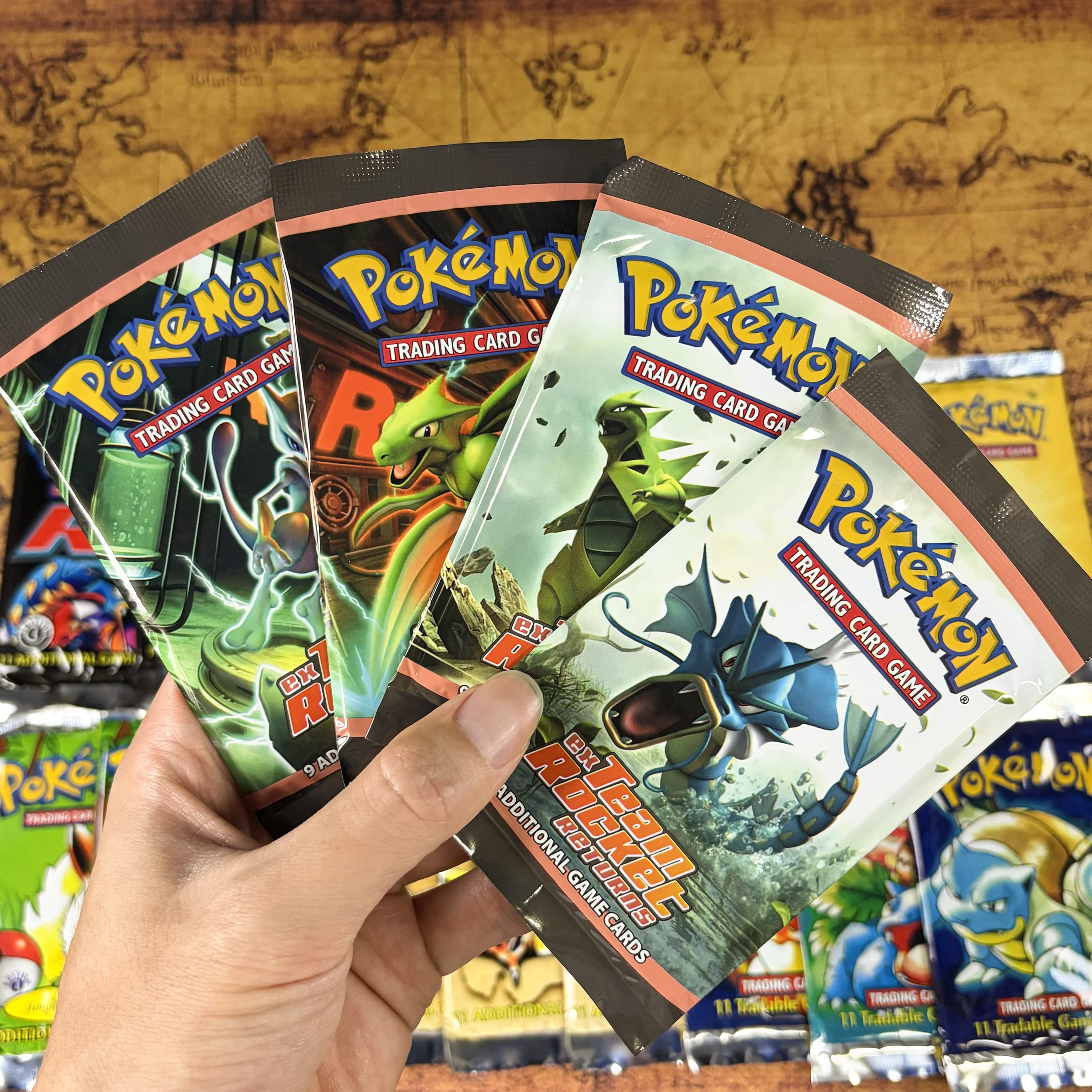Фото Винтажные запечатанные бустерные наборы PTCG: Destiny/Team Rocket/EX Returns Expansion/Base Set/Jungle/Fossil PKM — коллекционные карточки для обмена №3