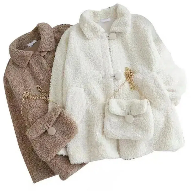 Женское пальто из овечьей шерсти