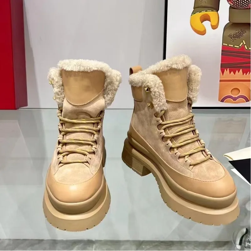 

Ботинки женские зимние из коровьей замши, на шнуровке