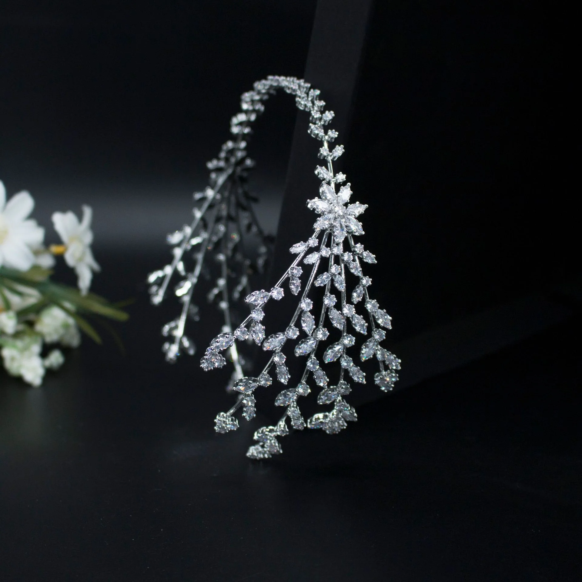 

Korean Style New Fresh Makeup Bridal Headdress Super Flash Zircon Hair Band Headband
