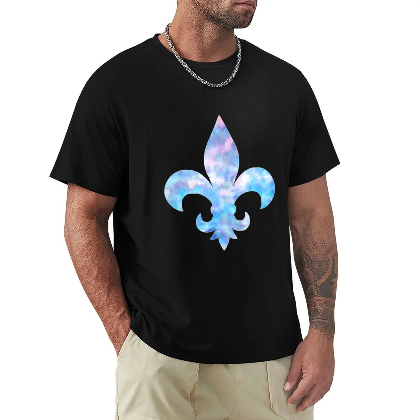 Фото Футболка Fleur de Lis Blue Tie Dye, простая повседневная футболка с короткими рукавами №1