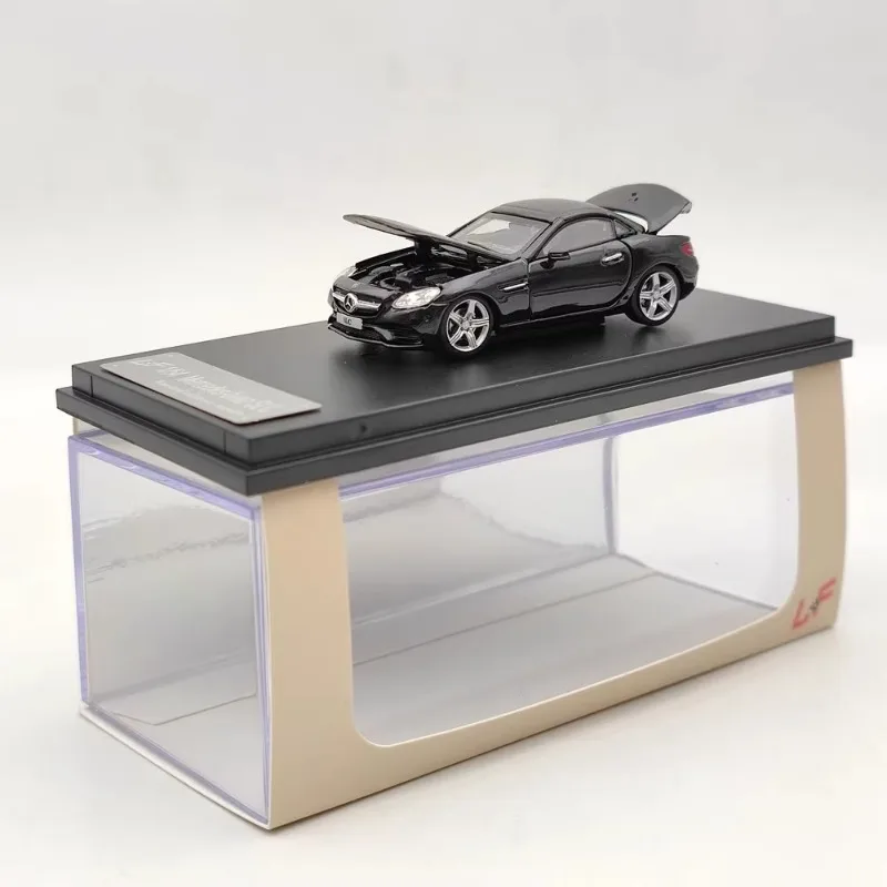 Модель автомобиля Mercedes Benz SLC литый под давлением в масштабе 1/64 полностью открытая