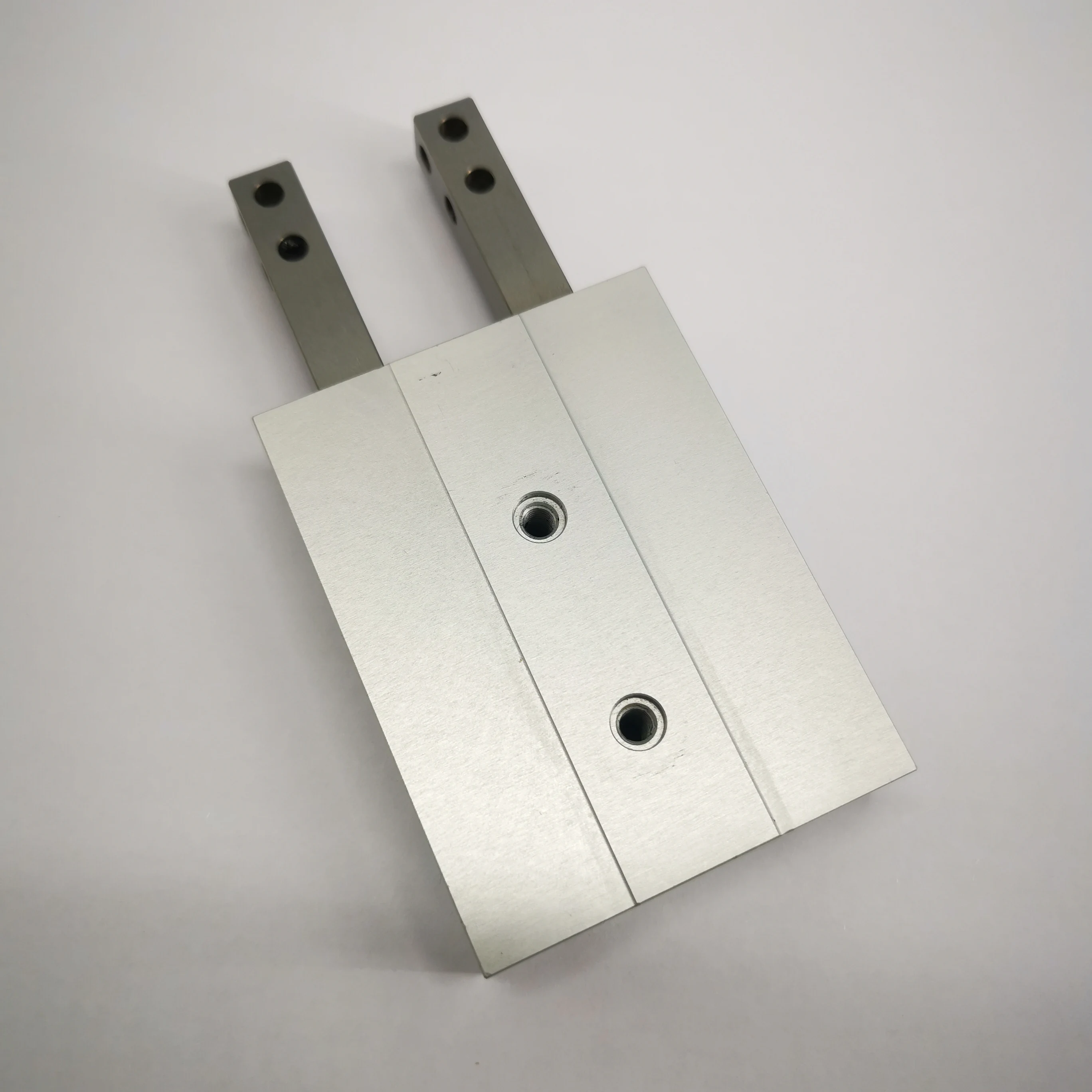 

Конвейерный изолятор FESTO HPV-14-20-A 529351