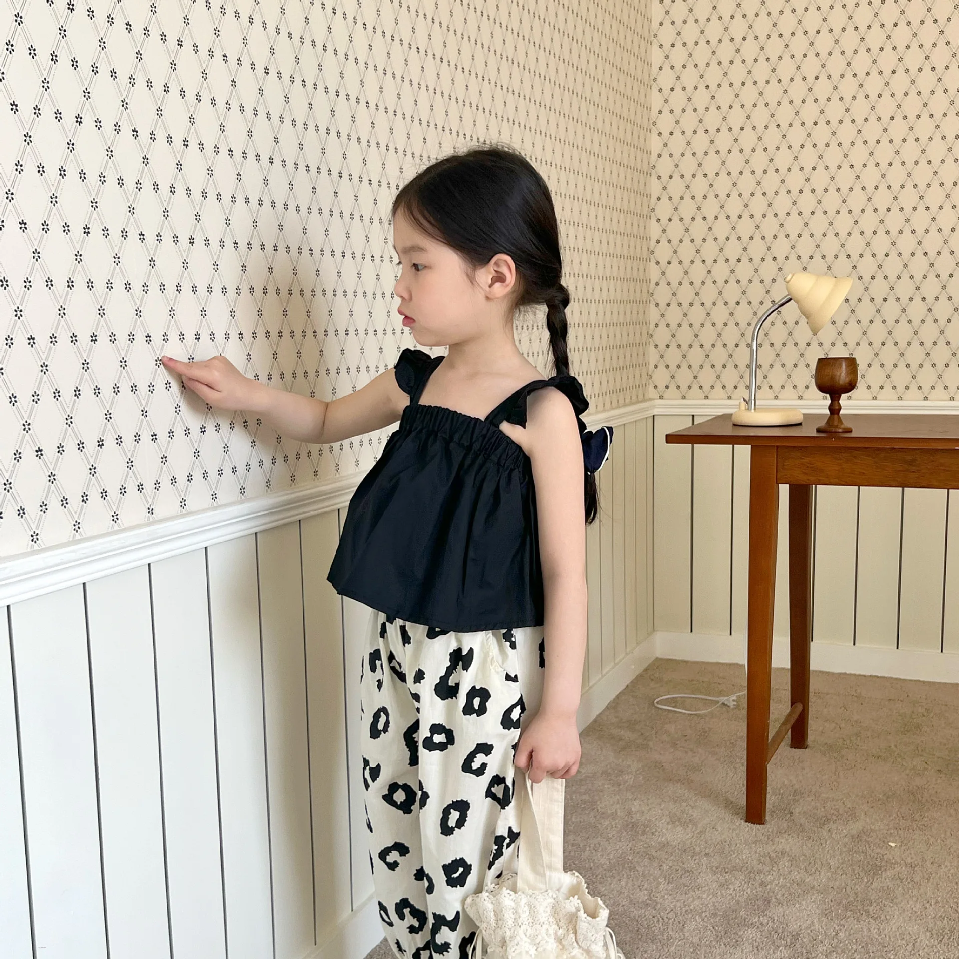 

Комплект детской одежды в Корейском стиле, Новинка весна-лето 2023, модные повседневные милые штаны с леопардовым принтом для девочек, компле...