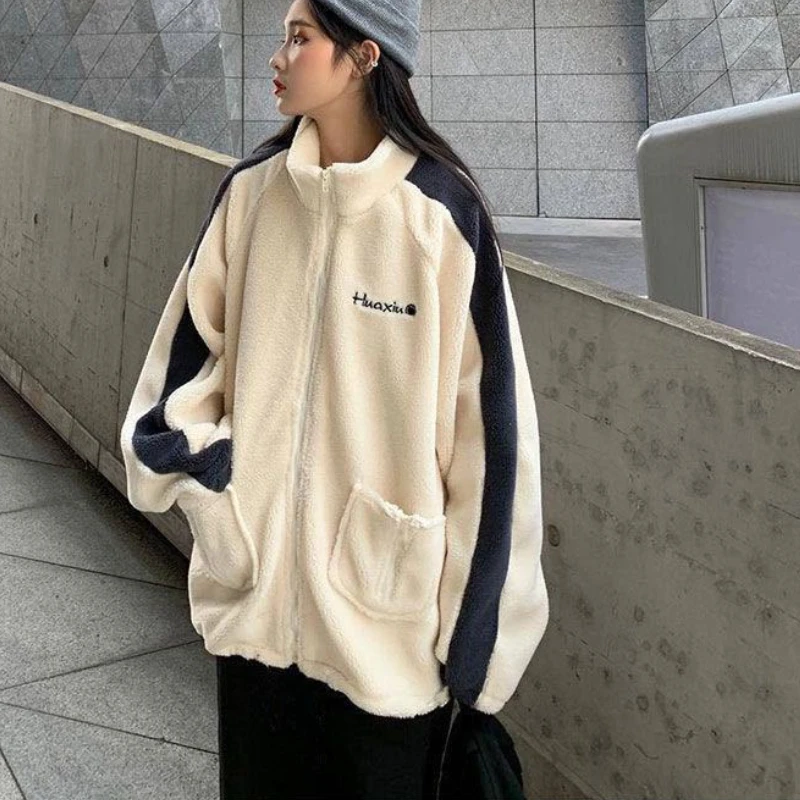 ΠΡΠ΅Π½Π½Π΅-Π·ΠΈΠΌΠ½Π΅Π΅ Π²ΠΈΠ½ΡΠ°ΠΆΠ½ΠΎΠ΅ ΠΠ΅Π½ΡΠΊΠΎΠ΅ ΠΏΠ°Π»ΡΡΠΎ Π½Π° ΠΌΠΎΠ»Π½ΠΈΠΈ Ρ Π΄Π»ΠΈΠ½Π½ΡΠΌ ΡΡΠΊΠ°Π²ΠΎΠΌ ΠΈ Π²ΠΎΡΠΎΡΠ½ΠΈΠΊΠΎΠΌ-ΡΡΠΎΠΉΠΊΠΎΠΉ ΠΡΠ΅Π½Π½Π΅-Π·ΠΈΠΌΠ½Π΅Π΅ Π²ΠΈΠ½ΡΠ°ΠΆΠ½ΠΎΠ΅ ΠΠ΅Π½ΡΠΊΠΎΠ΅ ΠΏΠ°Π»ΡΡΠΎ Π½Π° ΠΌΠΎΠ»Π½ΠΈΠΈ Ρ Π΄Π»ΠΈΠ½Π½ΡΠΌ ΡΡΠΊΠ°Π²ΠΎΠΌ ΠΈ Π²ΠΎΡΠΎΡΠ½ΠΈΠΊΠΎΠΌ-ΡΡΠΎΠΉΠΊΠΎΠΉ