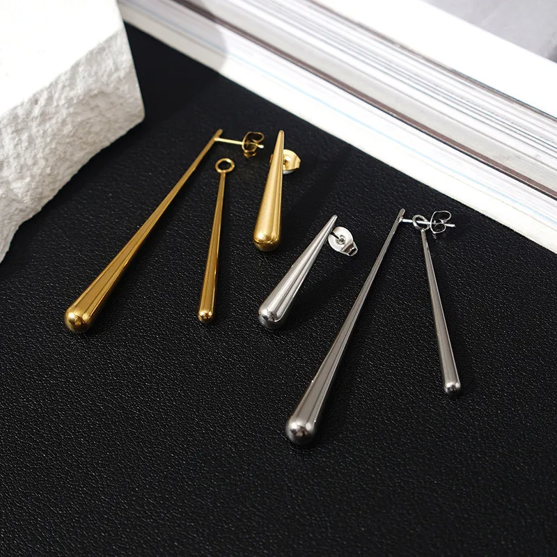 

Asymmetric Metal Earrings European And American Style Personality Fashion Stud Earrings Ms Girl Travel Wedding Accessories 2023