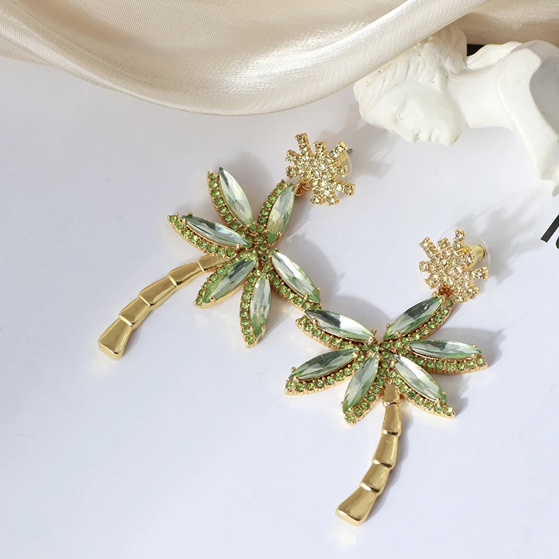 

Inlaid sparkling coconut tree snowflake shape high-end earrings