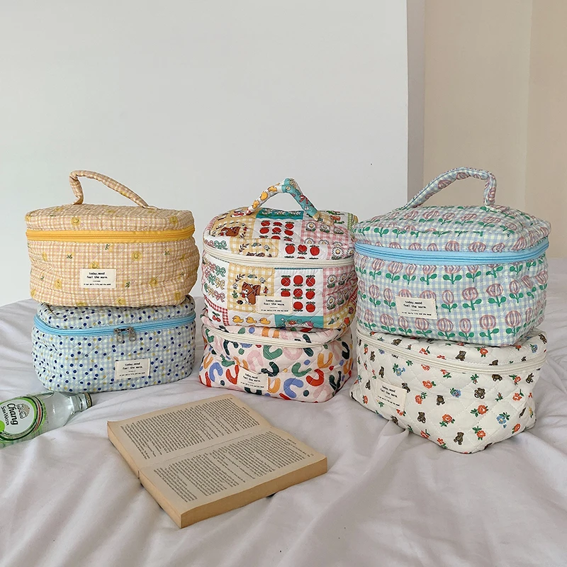 

Travel Women's Ins Portable Cosmetic Large-capacity Bag Bag Bag Bag Floral Bathroom Bag Wash Girl Косметичка Cosmetic For Makeup