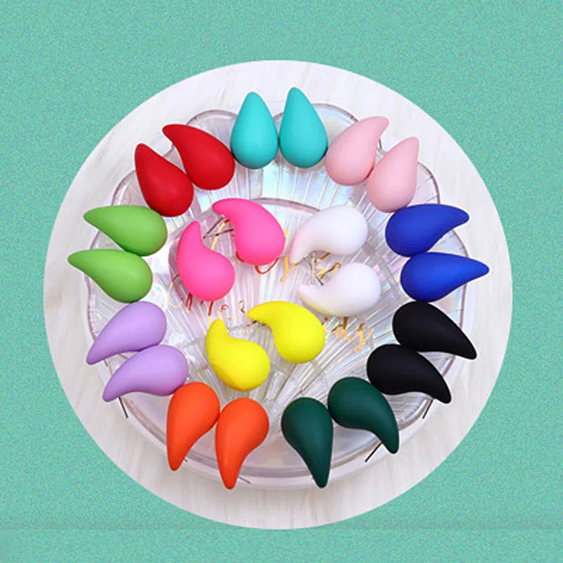 Акриловые серьги-гвоздики в форме купола