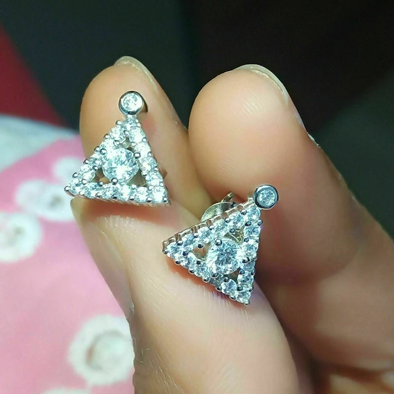 

New Simple Stylish Triangular Stud Earrings for Girls With Shiny Cubic Zirconia Fashion Versatile Ear Piercing Luxury Jewelry