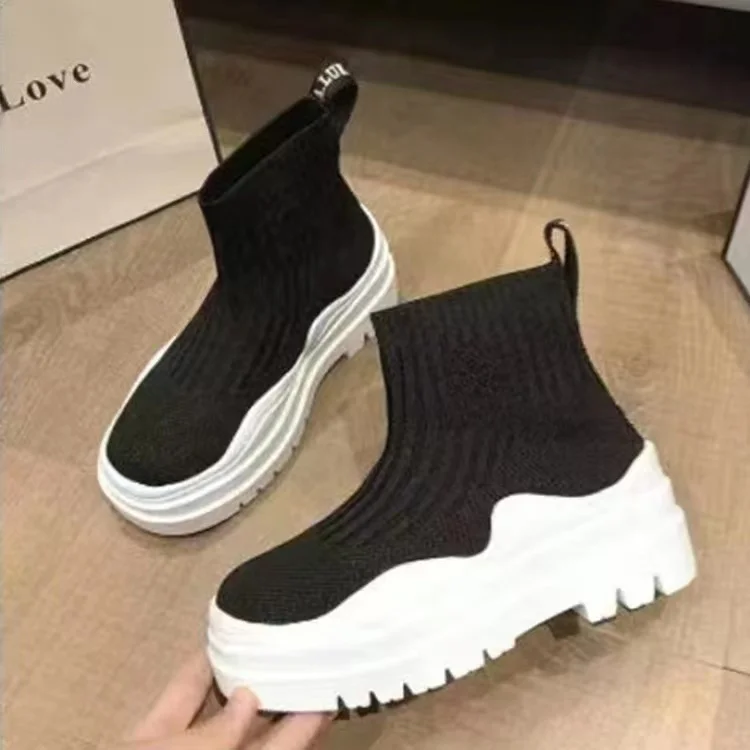 

New summer shoes are fashionable and comfortable _jes2487