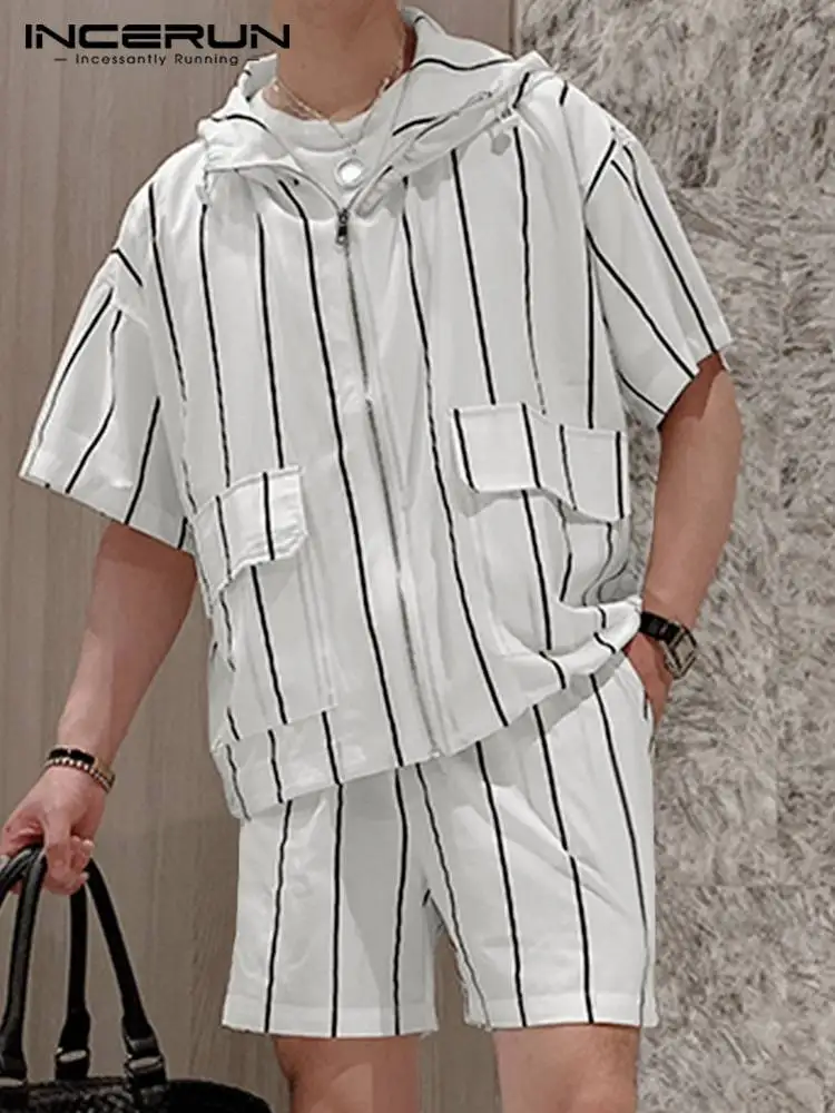 

INCERUN Men Striped Sets Streetwear Hooded Short Sleeve Zipper Sweatshirts & Shorts Two Pieces Sets 2022 Men Casual Suits S-5XL