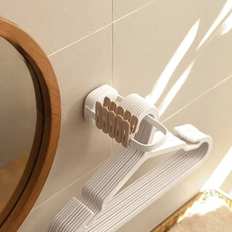 Крючок-вешалка для одежды балкона