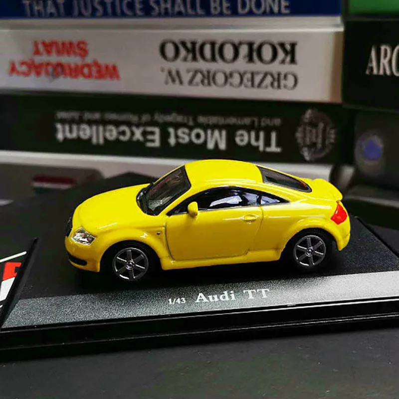 

Yellow 1:43 Scale TT Sports Car Model Diecast Collectible Alloy Vehicle Metal Toy Gift Souvenir