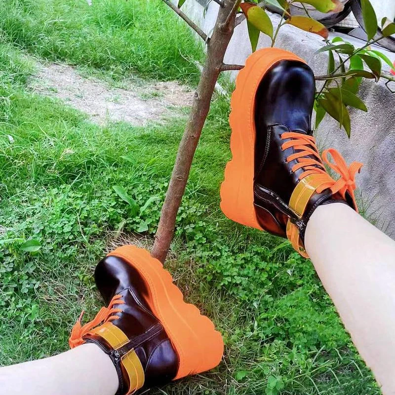 Женские ботинки на танкетке ботильоны высоком каблуке со шнуровкой праздничная