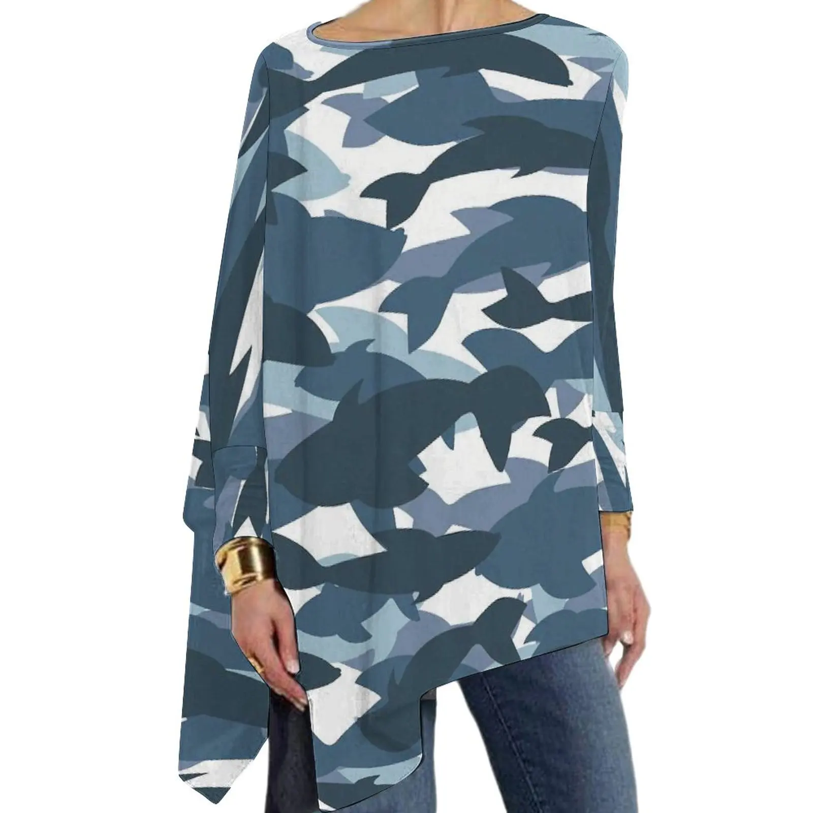 

Футболка женская камуфляжная с длинным рукавом и принтом в виде акулы